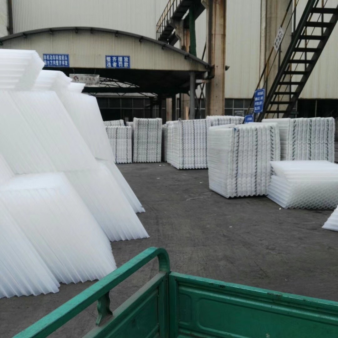 武鋼污水凈化沉淀池除砂降泥蜂窩斜管填料更換項目 武鋼污水凈化沉淀池除砂降泥蜂窩斜管填料更換項目